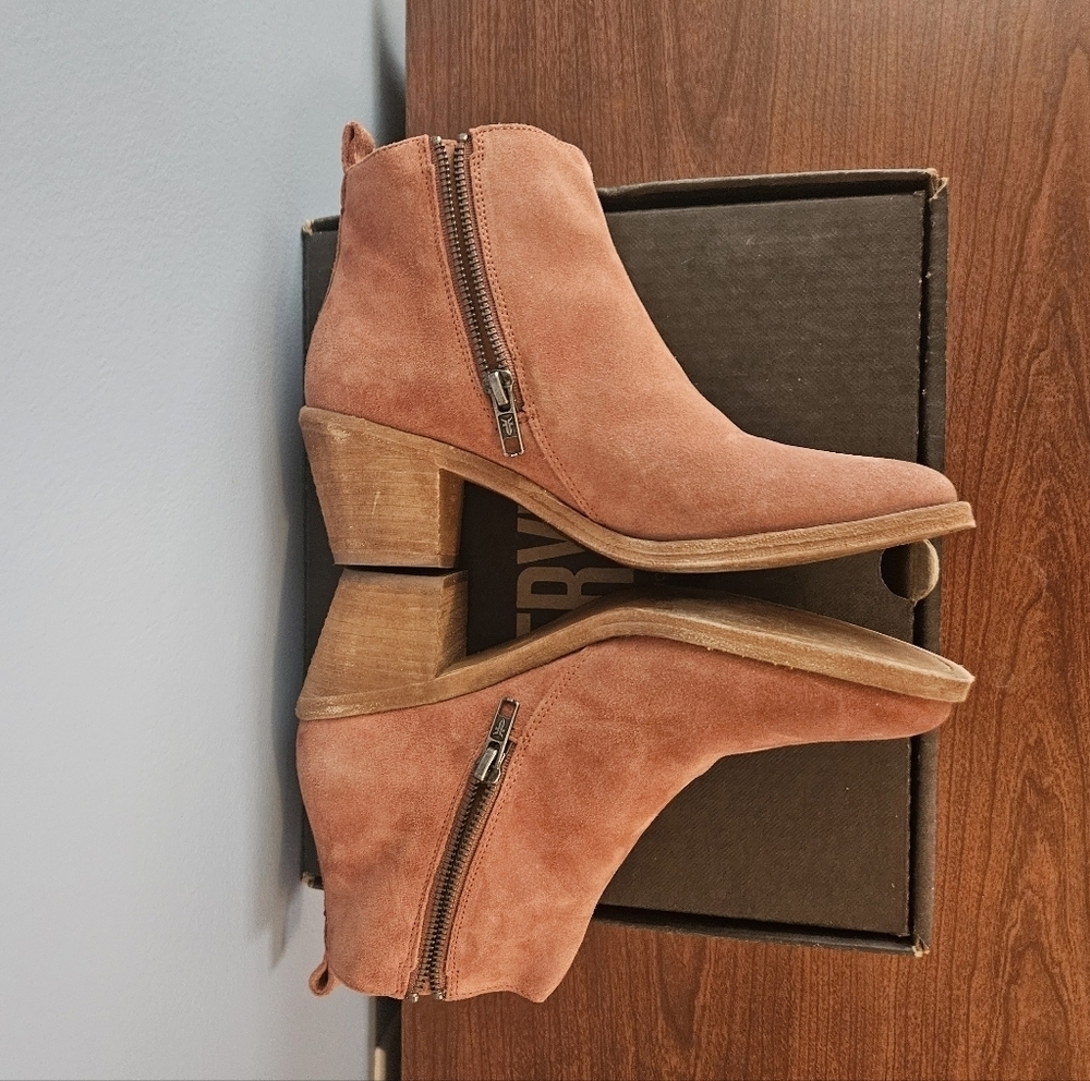 Frye Alton Chelsea Rosewood Booties Size 7 EUC - Picture 5 of 9